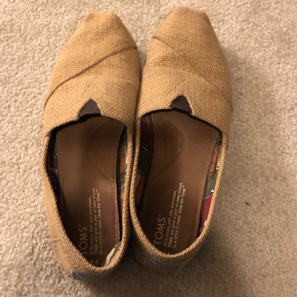 Toms